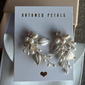 Untamed Petals Gold RYANN earrings